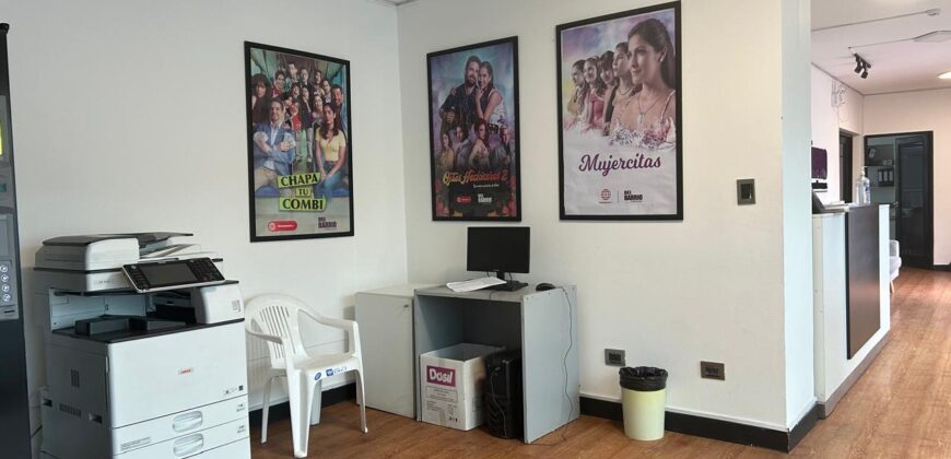 Se alquila excelente Local Comercial en Miraflores super ubicación! con estacionamientos