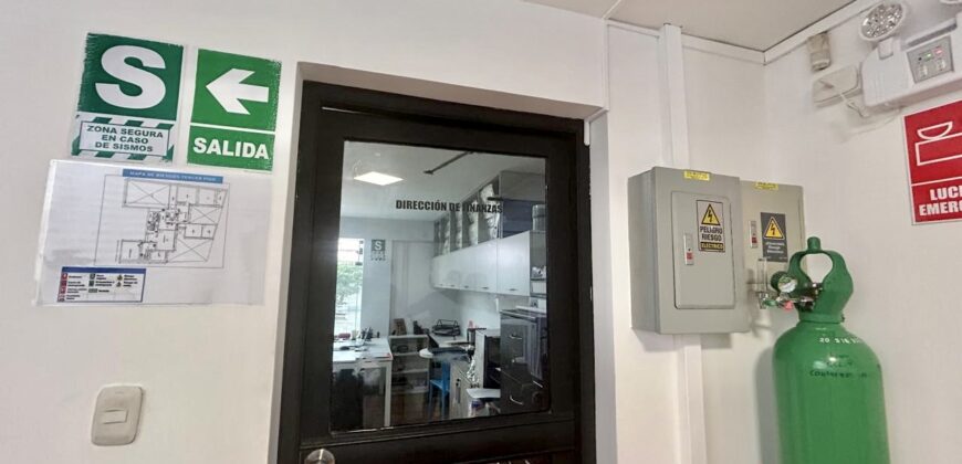 Se alquila excelente Local Comercial en Miraflores super ubicación! con estacionamientos