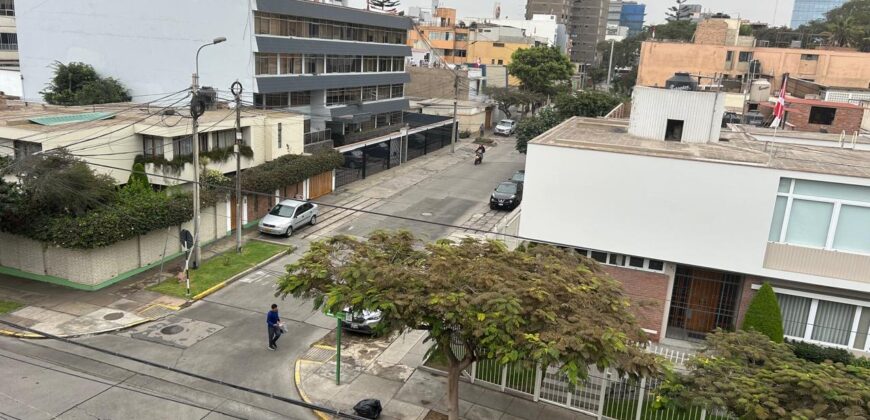 Se alquila excelente Local Comercial en Miraflores super ubicación! con estacionamientos