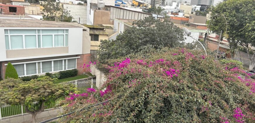 Se alquila excelente Local Comercial en Miraflores super ubicación! con estacionamientos