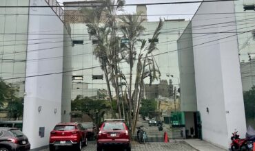 Se alquila excelente Local Comercial en Miraflores super ubicación! con estacionamientos