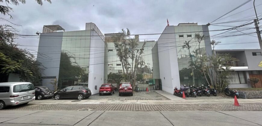 Se alquila excelente Local Comercial en Miraflores super ubicación! con estacionamientos