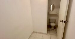 Se vende acogedor departamento con balcon y vista a lindo jardin interno en Miraflores