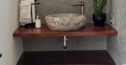 Venta de moderna casa estilo unico con lindos jardines en Los Ejidos en Piura