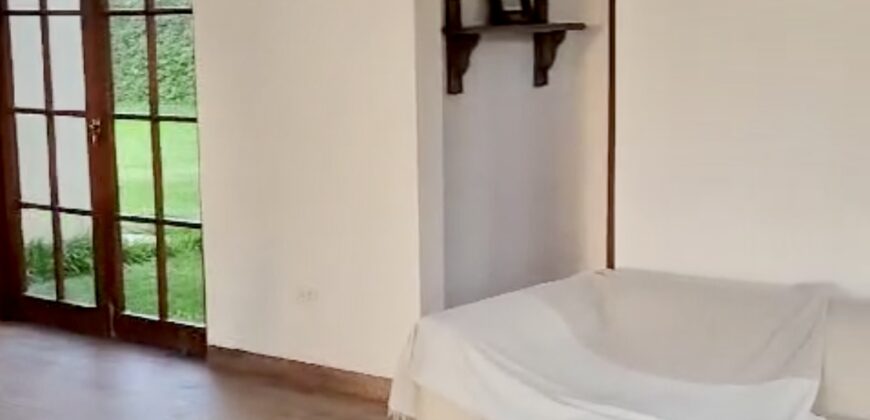 Venta de moderna casa estilo unico con lindos jardines en Los Ejidos en Piura