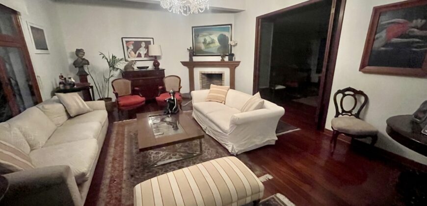 Se Vende Linda Casa en San Isidro con Terraza y Amplio Jardin en Choquehuanca