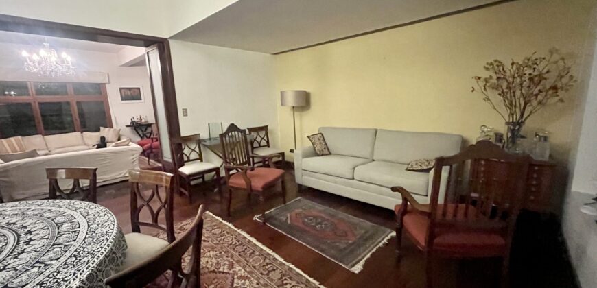 Se Vende Linda Casa en San Isidro con Terraza y Amplio Jardin en Choquehuanca