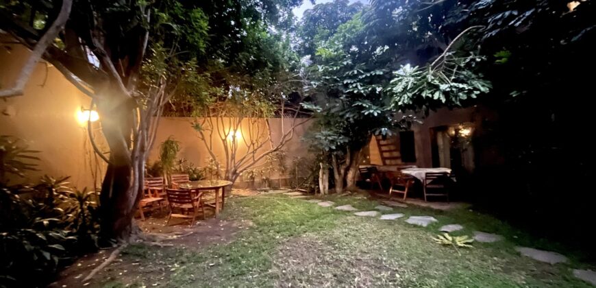 Se Vende Linda Casa en San Isidro con Terraza y Amplio Jardin en Choquehuanca
