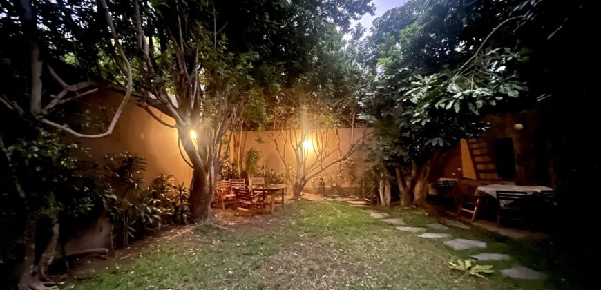 Se Vende Linda Casa en San Isidro con Terraza y Amplio Jardin en Choquehuanca