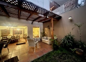 Se Vende Linda Casa en San Isidro con Terraza y Amplio Jardin en Choquehuanca