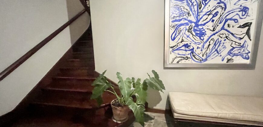 Se Vende Linda Casa en San Isidro con Terraza y Amplio Jardin en Choquehuanca