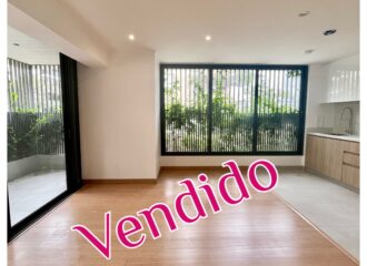 Venta moderno departamento en 1er piso con terraza de estreno en Mirasidro