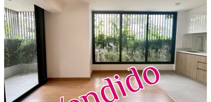Venta moderno departamento en 1er piso con terraza de estreno en Mirasidro