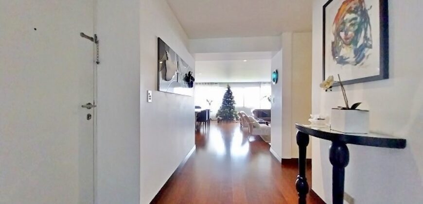 Se vende precioso departamento totalmente remodelado con areas comunes frente al Golf San Isidro