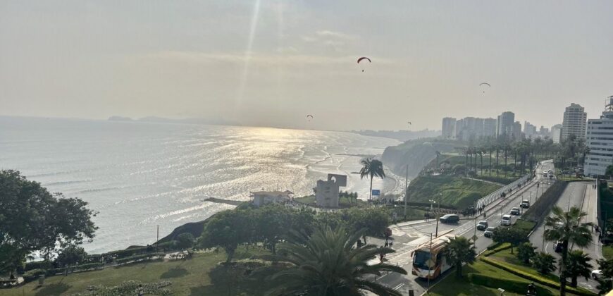 Se vende lindo dpto con espectacular vista al mar en Malecon de la Reserva