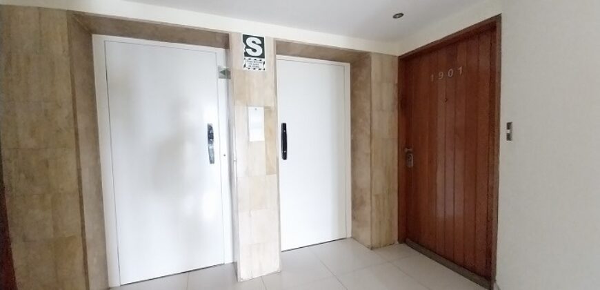 Se vende precioso departamento totalmente remodelado con areas comunes frente al Golf San Isidro