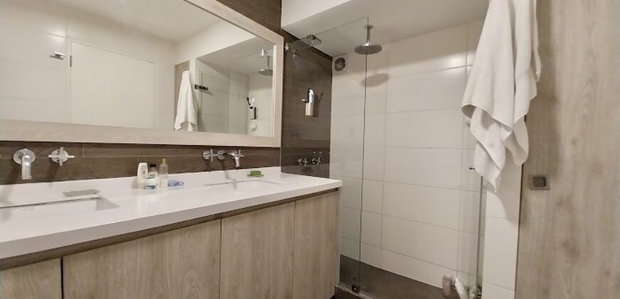 Se vende precioso departamento totalmente remodelado con areas comunes frente al Golf San Isidro