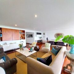 Se vende precioso departamento totalmente remodelado con areas comunes frente al Golf San Isidro