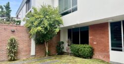 Se vende/alquila casa ideal para oficinas o proyecto inmobiliario en Corpac San Isidro