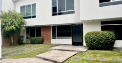 Se vende/alquila casa ideal para oficinas o proyecto inmobiliario en Corpac San Isidro