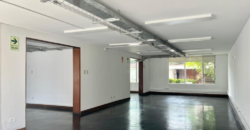 Se vende/alquila casa ideal para oficinas o proyecto inmobiliario en Corpac San Isidro