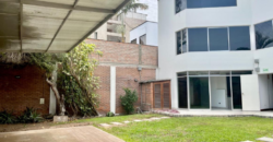 Se vende/alquila casa ideal para oficinas o proyecto inmobiliario en Corpac San Isidro