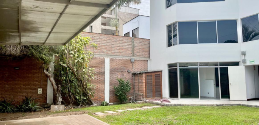 Se vende/alquila casa ideal para oficinas o proyecto inmobiliario en Corpac San Isidro