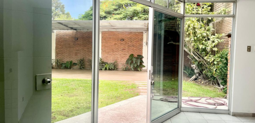 Se vende/alquila casa ideal para oficinas o proyecto inmobiliario en Corpac San Isidro