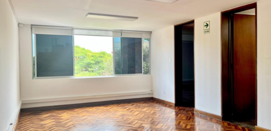 Se vende/alquila casa ideal para oficinas o proyecto inmobiliario en Corpac San Isidro