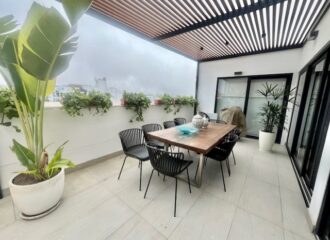 Se vende moderno Penthpuse frente a parque con terraza en Lord Cochrane