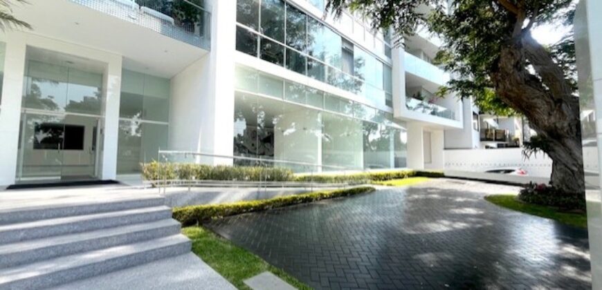 Se vende espectacular departamento con linda vista al Golf en San Gabriel Edifico Ciurlizza