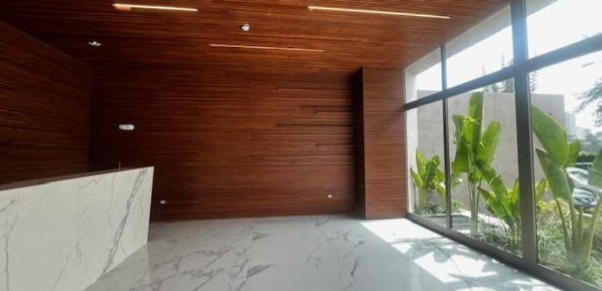 MODERNO PROYECTO DE DEPARTAMENTOS FRENTE AL GOLF EN SAN ISIDRO