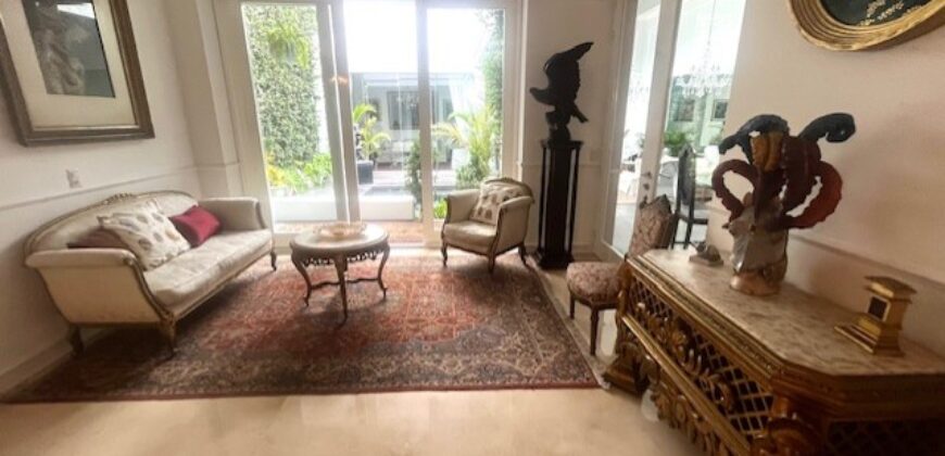 Se vende espectacular casa estilo unico en San Isidro con linda terraza