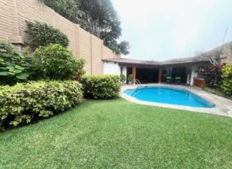 Se vende linda casa en San isidro con terraza jardin pisicna y area de bbq