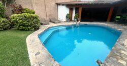 Se vende linda casa en San isidro con terraza jardin pisicna y area de bbq