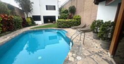 Se vende linda casa en San isidro con terraza jardin pisicna y area de bbq