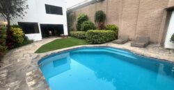 Se vende linda casa en San isidro con terraza jardin pisicna y area de bbq