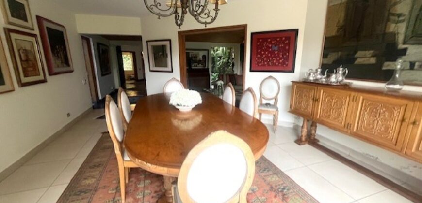 Se vende linda casa en San isidro con terraza jardin pisicna y area de bbq