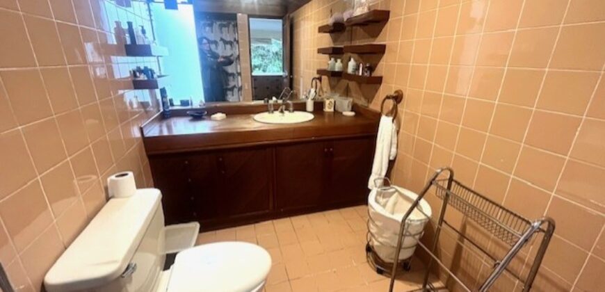 Se vende linda casa en San isidro con terraza jardin pisicna y area de bbq