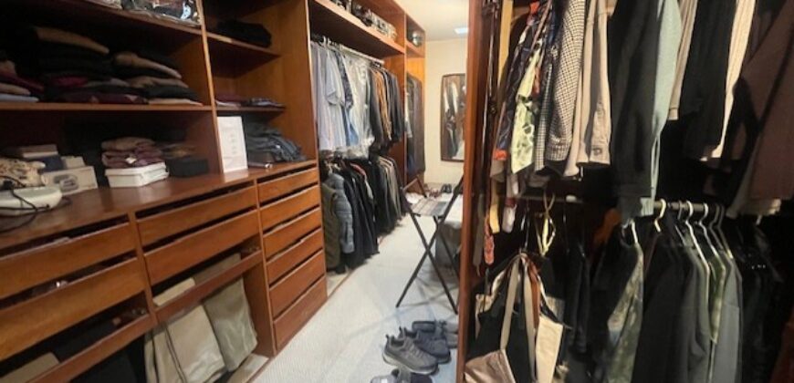 Se vende linda casa en San isidro con terraza jardin pisicna y area de bbq