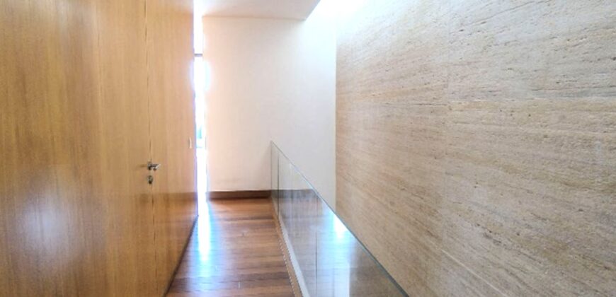 Venta de Moderno Penthouse en Av El Rosario San Isidro