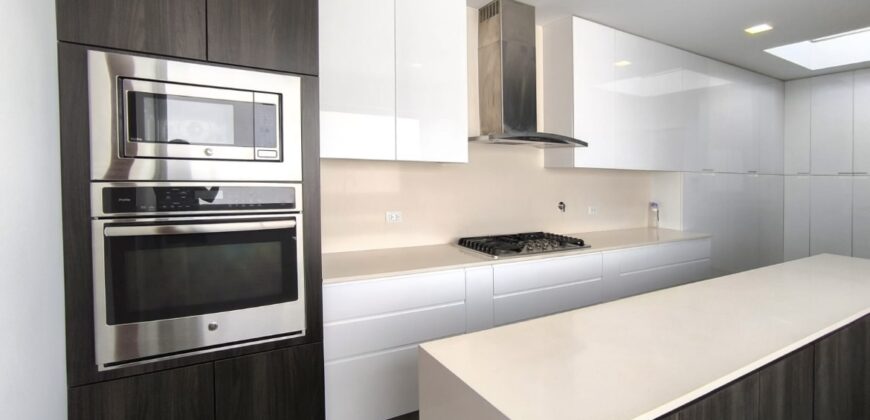 Venta de Moderno Penthouse en Av El Rosario San Isidro