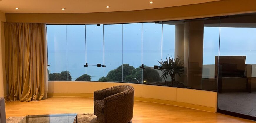 Se vende lindo dpto con espectacular vista al mar en Malecon de la Reserva