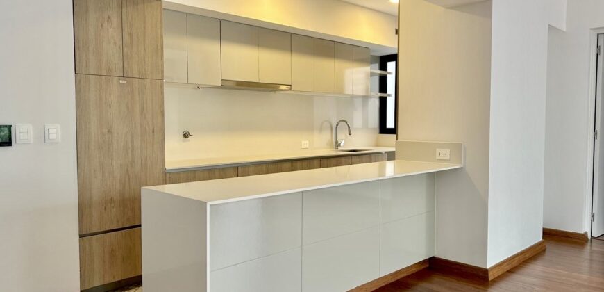 Venta departamento de estreno en San Isidro 1er piso