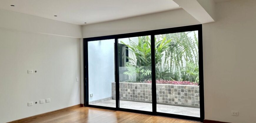 Venta departamento de estreno en San Isidro 1er piso